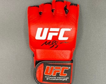 Guanto UFC autografato da Khamzat Chimaev (PSA)