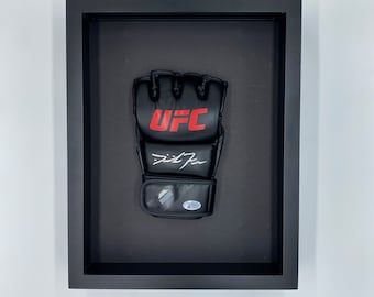ドミニク・レイエス直筆サイン入りUFCグローブ - ベケット認証