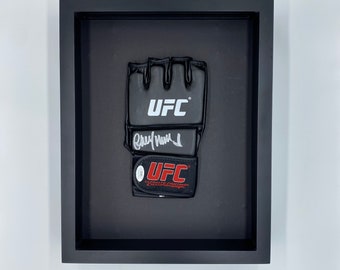 シャイアン・ブリスマス直筆サイン入りUFCグローブ - JSA認定