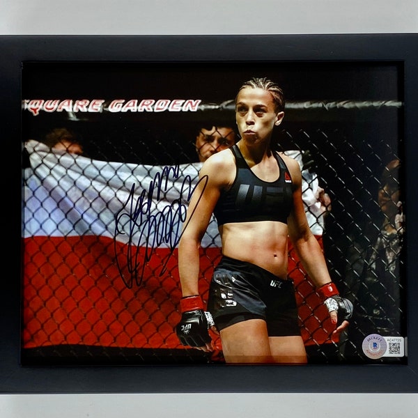 Joanna Jedrzejczyk Signed UFC 8x10 Photo (Beckett)