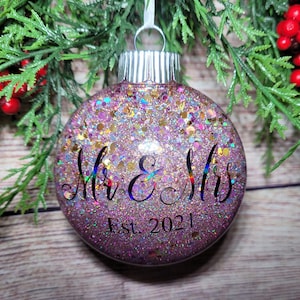 Gepersonaliseerde achternaam Dhr. en mevrouw kerstornament-perfect cadeau voor pasgetrouwden, housewarming verjaardagscadeau, kousvuller bruid bruidegom