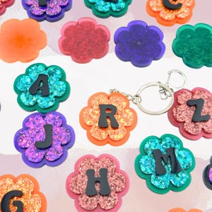 Personalized Flower Resin Initial Keychain – Glitter Letter Bag Charm, Gift for Her