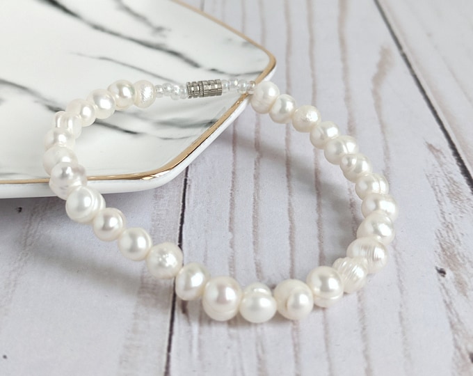 Baroque White Pearl Bracelet with Aurora Borealis seed beads and Silver tone Barrel Clasp - 7.5 inches long - Vintage Classic feminine gift