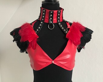Kinky kraag met veren