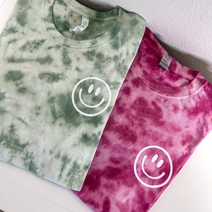 Smiley Face tie dye-skjorta / tie dye-skjorta / isfärgad skjorta / scrunch tie dye / pastellfärgad tie dye / tie dye-t-shirt / leende-skjorta bild 1