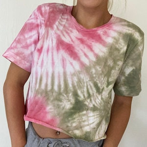 Beskuren tie dye-skjorta / Anpassad tie dye-skjorta / Tie dye-skjorta / Tie dye-set / Pastell tie dye / Tie dye-t-shirt / Crop top