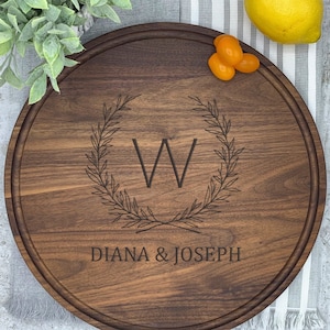 Round Cutting Board Personalized Cutting Board With Groove, Cutting Board For Couple, Engagement Gift, Cutting Board For Wedding Gift