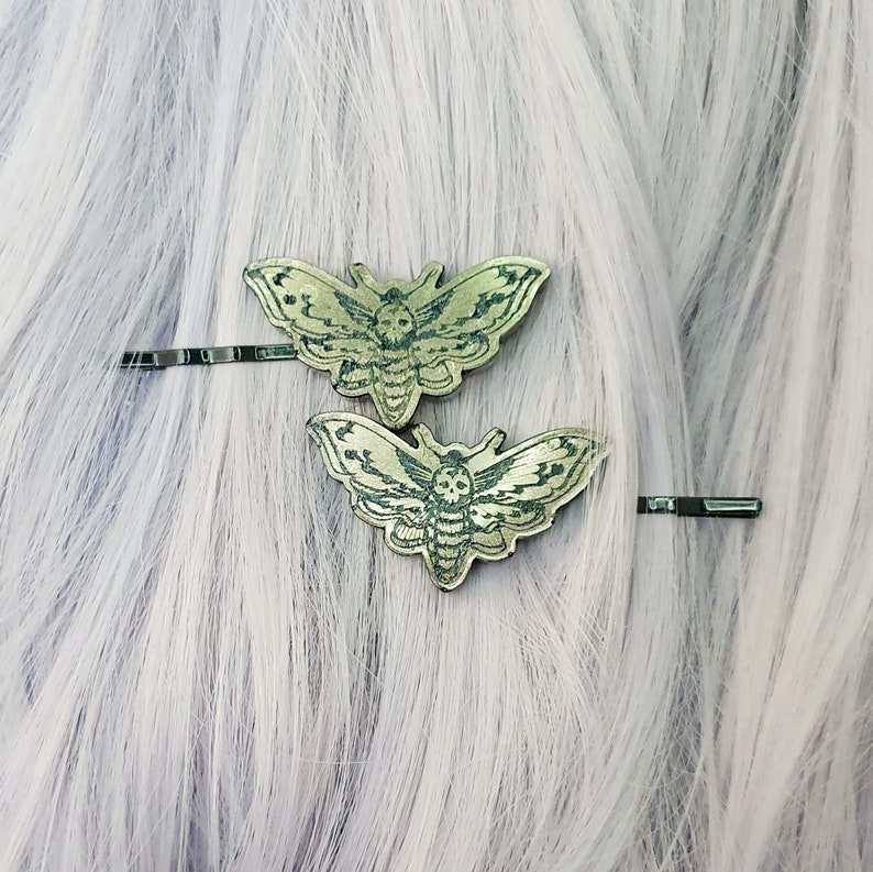 Deathshead moth, hair clips, goth hairclip, creepy cute, goth gifts, spooky gifts, moth gifts, entomology, insect art, moth hairclip. Small moth pin