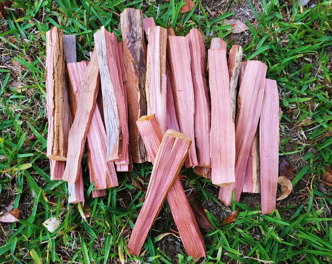 Cedar Kindling, 30+ Pieces, 1-5LBS, Aromatic Eastern Red Cedar Wood Kindling, Red Cedar Sticks, Cedar Smudge Sticks, Aromatic Whittle Wood