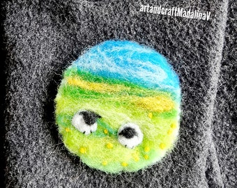 Sheep felt wool brooch, Wool fibres needle felted brooch, Gift for her, Birthday present, Mother's Day, Teacher gift Handmade round 5 cm