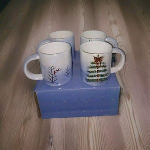 Set di 4 tazze di porcellana "Buon Natale" di Jay Import Co. nella scatola originale