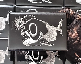 aimant d'art de poisson pêcheur | Aimant noir et blanc | Magnet oeuvre d'art originale