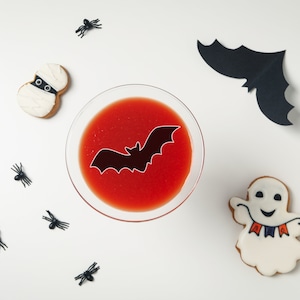 CUT-OUT Halloween Edible Drink Toppers, spider drink topper, halloween party ideas, bat, halloween bat, edible halloween toppers, bat decor