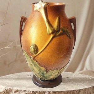 Vintage Roseville Pottery Thornapple Vase, 813-6. 1937
