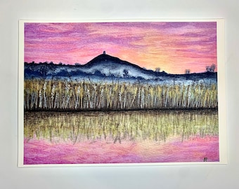Odbicia, wydruk artystyczny A4 | Glastonbury Tor | Mgły Avalonu | Wydruk z zachodem słońca | Miejsca święte | Duchowość | Glastonbury Tor | Wyspa Avalon