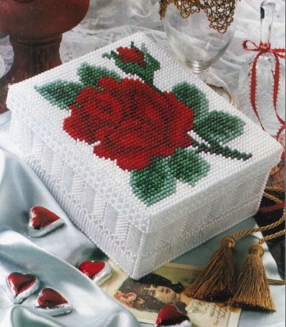 Embryo luisteraar Tablet Red Rose Box Plastic Canvas Pattern Jewelry Holder Box with - Etsy België