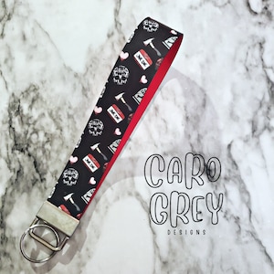 True Crime llavero pulsera / asesino en serie llavero de imitación de cuero / horror llavero accesorios para coche