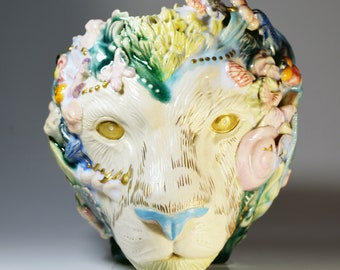 Sayaka OISHI's decorative sculpture, "Lion"