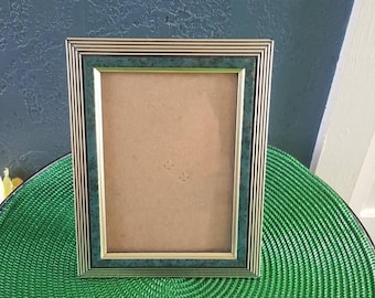 Vintage 5"x7" BRASSY GOLD METAL Frame Photo/Picture Frame Wedding Decor