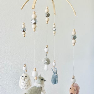 Baby mobile Woodland animal-READY TO SHIP/ Nursery decor/ Baby crib hanging wool mobile /Gift for future mother, baby shower gift