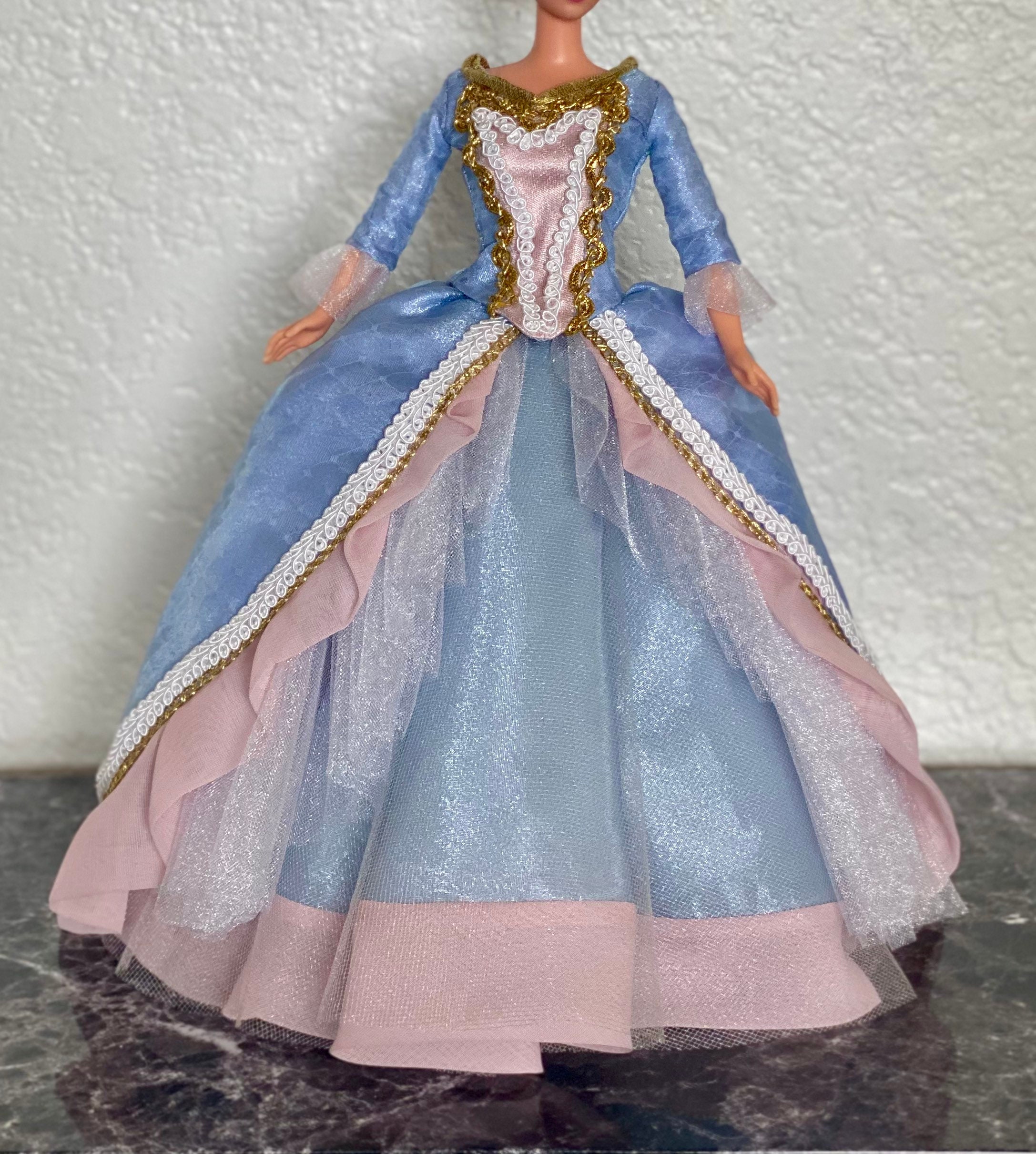 Robe pour poupée princesse Barbie • Petites Pirates