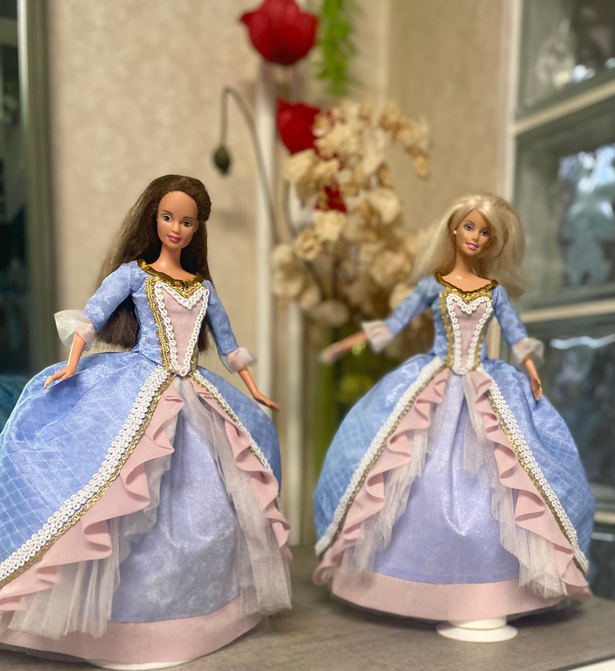 Robe pour poupée princesse Barbie • Petites Pirates