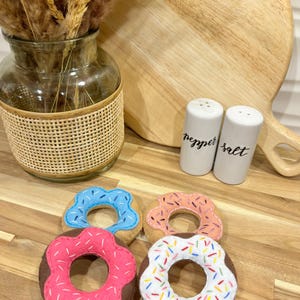 Handmade Felt Donut Play Food Set – Pretend Bakery Toy, Soft Plush Donuts, Montessori, Imaginative Play Kitchen, Gift for Kids