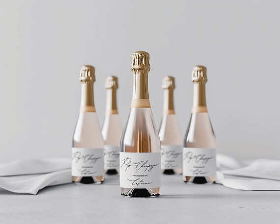 Pop the Champagne I'm Changing My Last Name, Mini Champagne Bottle Label, Bachelorette Party, Bride Tribe, Bridesmaid Proposal Gift W013