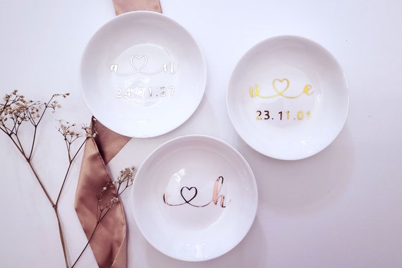 Personalized Ring Dish, Bridesmaid Gift, Wedding Ring Holder, Bridal Shower, Engagement Anniversary Bride Jewelry Dish, Gift for couple R04