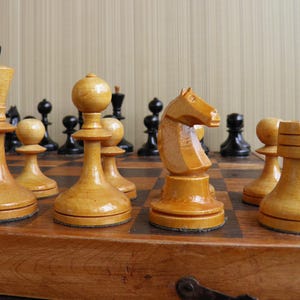 Juego de ajedrez. Juego de ajedrez soviético, de madera "Noble". Ajedrez vintage de madera, Ajedrez antiguo años 60. Ajedrez original raro de los años 60. Juego de ajedrez Valdai (Nobles)