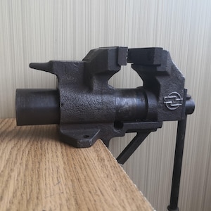 Vintage Soviet Vice and Anvil 60-70s Vintage tool for the home. Old Soviet Vice and Anvil. Vintage Table Bench Vice. Antique visa with anvil