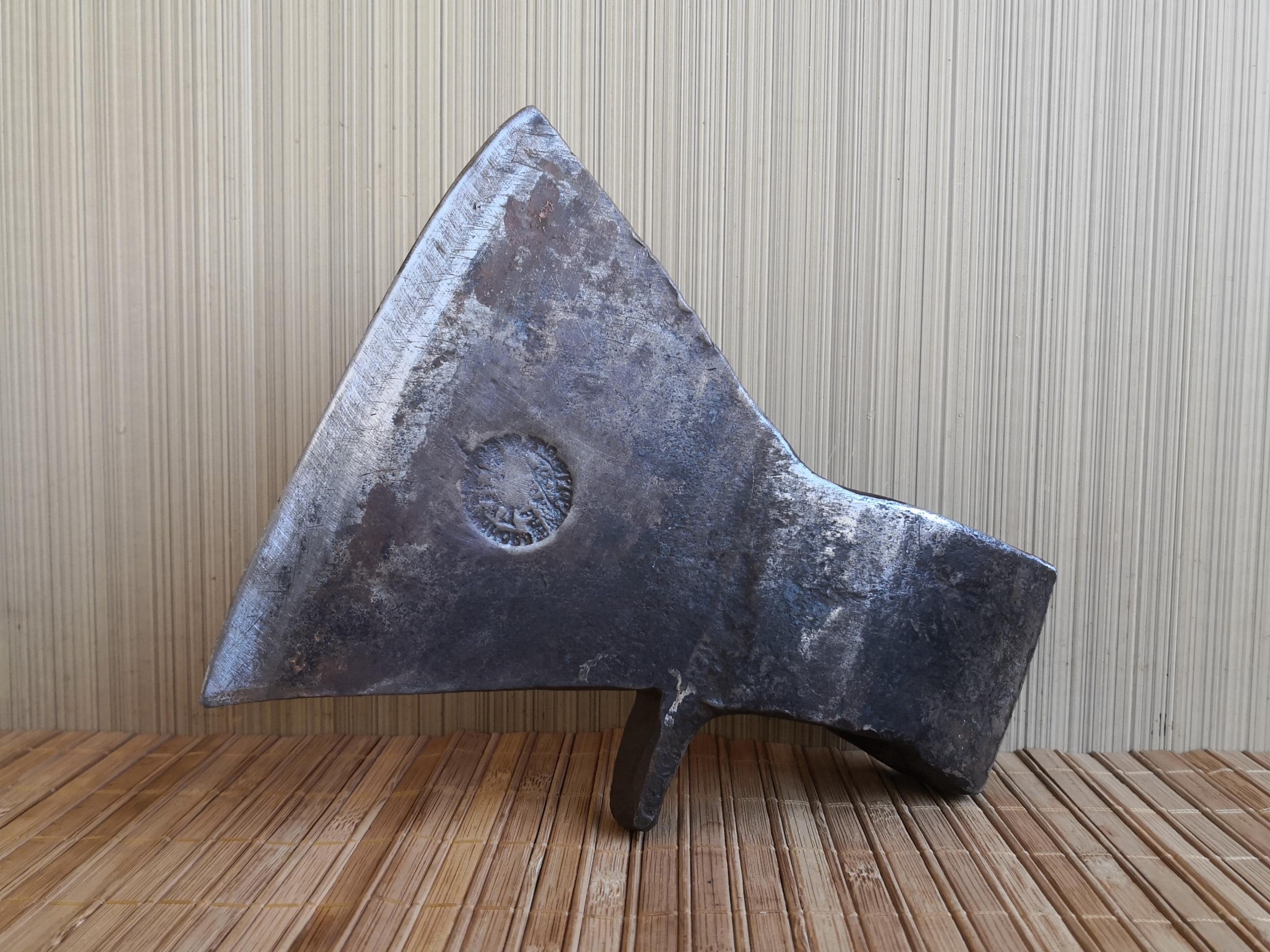 Old rusty axe - Etsy 日本