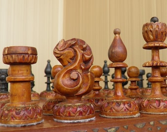 Old, rare, wooden, weighted chess, chess. Vintage, beautiful, wooden, weighted chess set in very good condition with original chessboard.
