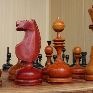 Vintage, weighted, wooden chess set from the early 20th century in good condition – a great gift for men, collectors, and chess lovers!!!