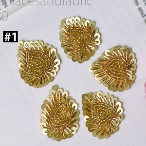 40 Stück Perlen Blütenblätter Goldene Applikation Scrapbooking Indische Stickerei Braut Stirnband Weihnachten DIY Handwerk Nähen Kleidungszubehör