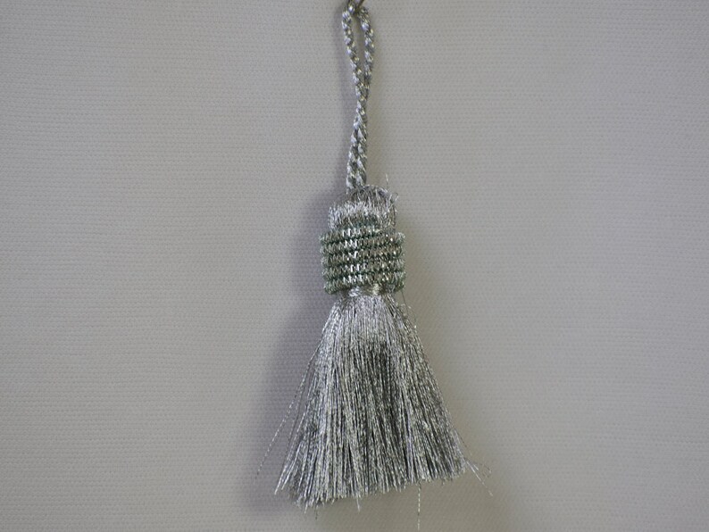 8 Pieces Metallic Tassels Jewelry Making Decorative Handmade DIY Crafting Tassels Christmas Home Decor Charms Gypsy Boho Latkan Keychains