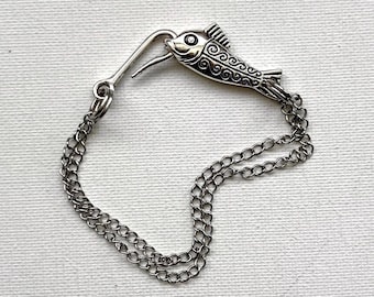 Hooked fish clasp chain bracelet- stainless steel chain/zinc alloy clasp, unisex jewelry