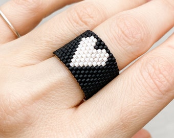 Ring for girlfriend gift ideas, Beaded jewelry, Cocktail ring for women, Valentine's Day simple ring friendship gifts, Self love black ring