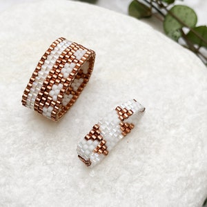 Pair of woven white rings, Stackable bands set his and hers, Handmade unique jewelry set, Glass rings for woman, White bronze beaded rings image 1