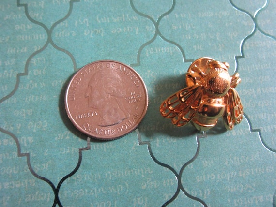 Signed Monet Bumblebee brooch - image 5