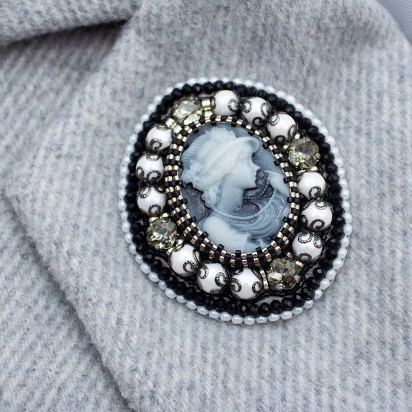 Bead Embroidery Cameo Brooch With Pearls, Handmade Beaded Brooch Victorian style, Edwardian Jewelry, Embroidered Brooch, Vintage jewelry