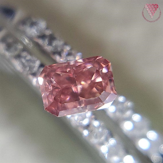 0.125 Ct Fancy Deep Orangy Pink SI1 CGL Japan Natural Loose  