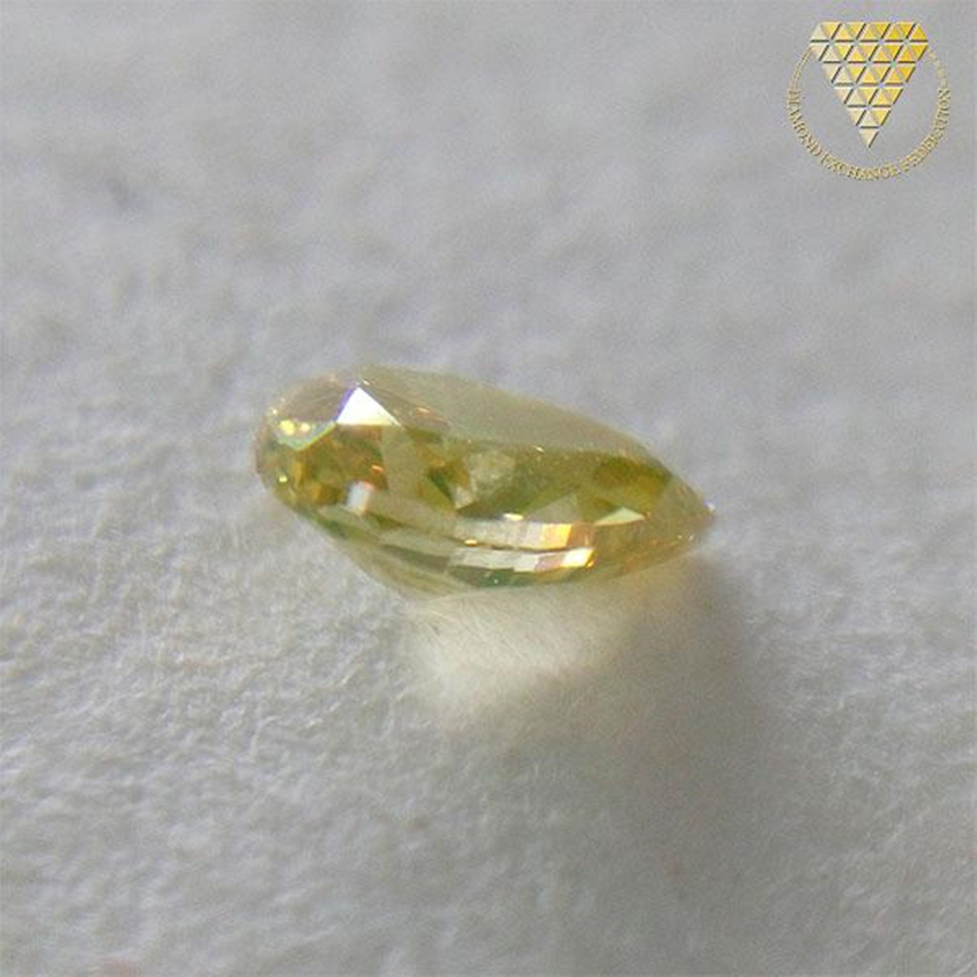いラインアップ 0.184 Ct Natural Japan CGL VS2 Yellow Greenish Deep Fancy ダイヤモンド