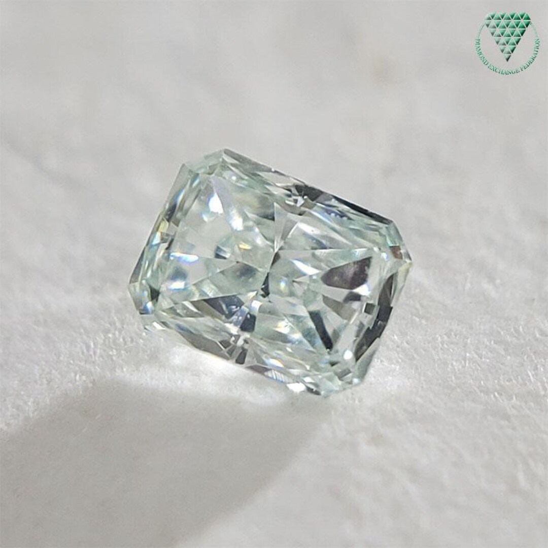 0.049 Carat Fancy Light Bluish Green Radiant VS1 CGL Japan Natural 