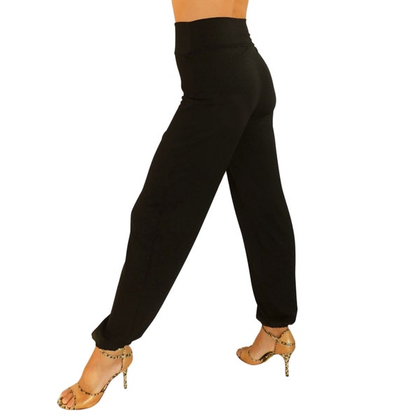 Pantalon tango, jersey noir pailleté, sarouel