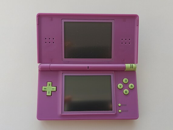 Nintendo DSi - video gaming - by owner - electronics media sale