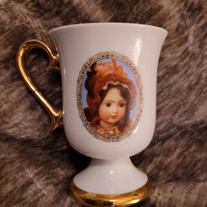 Belton Doll Mug with Fleur-de-lis Gold banded base