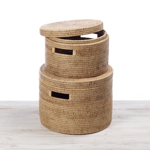 Rattan Round Family Storage Box / Hand Woven Rattan Storage Basket with Lid - (S) Dia 30 x H 20  (L) Dia 35 x H 26