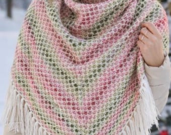 Chal triangular de crochet: un acogedor chal de invierno hecho a mano