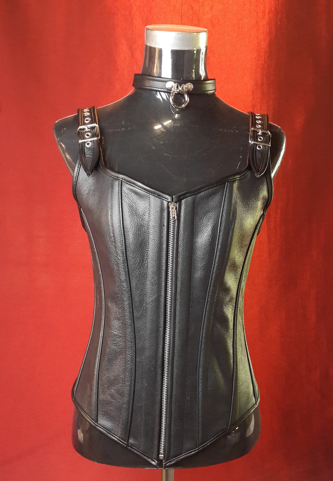 Womesn Leather Fashion Black Corset Bustier Polyvinyl Neckline Side Zip Corset
